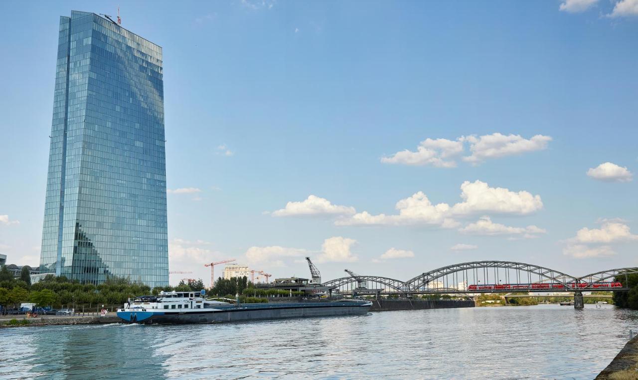 Living Frankfurt Hotel 4*