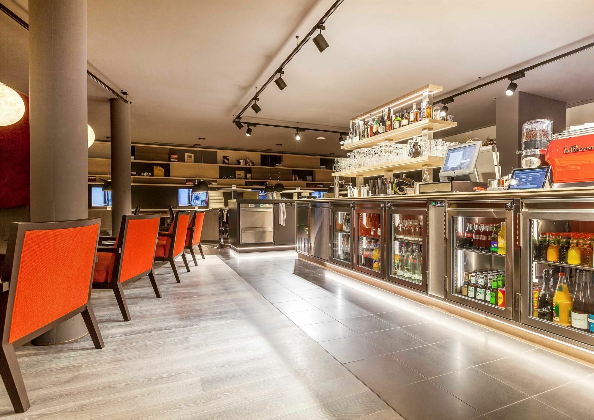 Hotel Living Frankfurt 4*