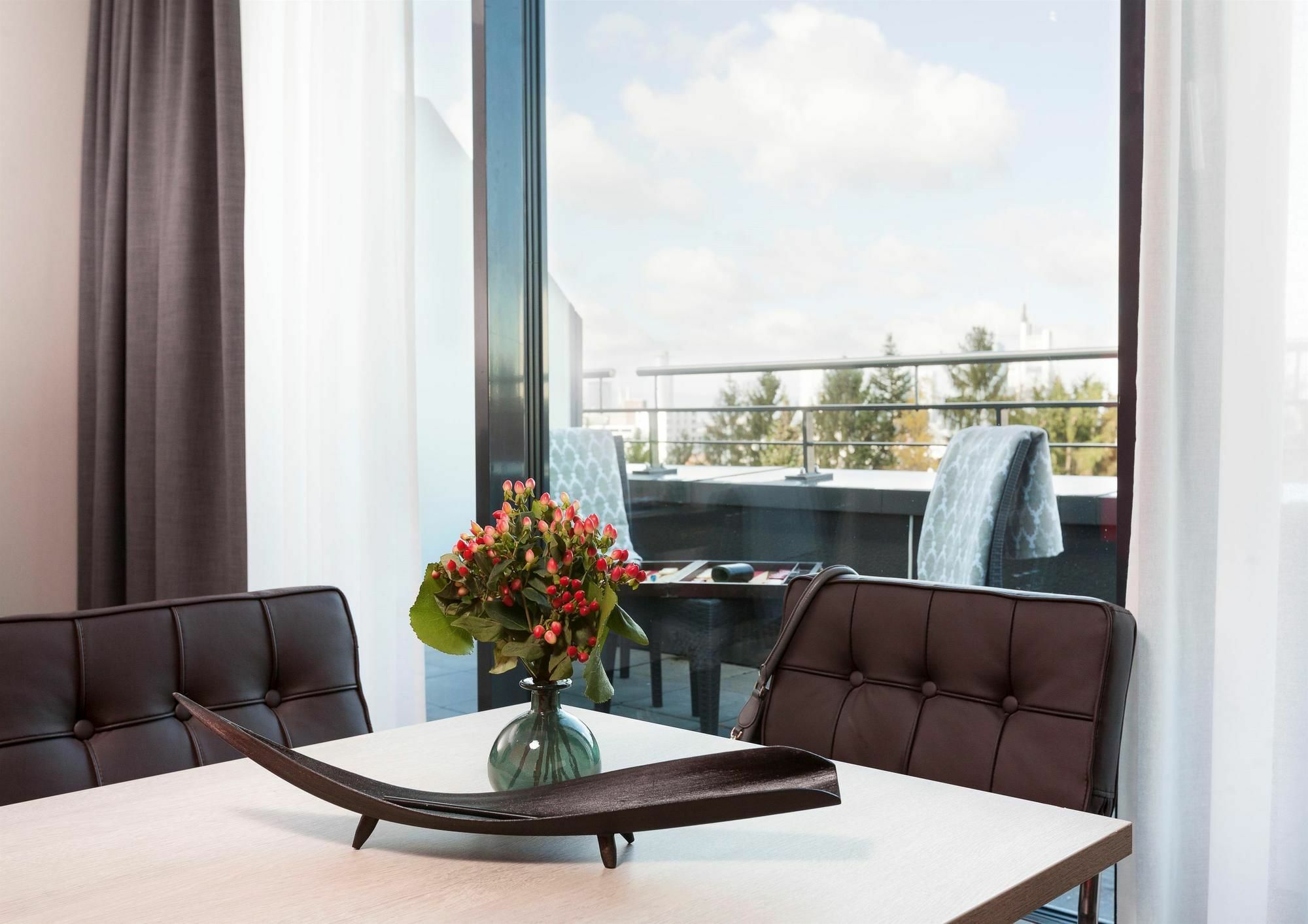 Living Frankfurt 4*